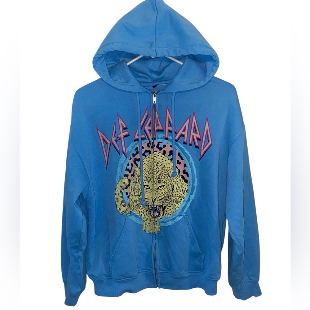 H&M Def Leopard Graphic Hoodie Light Blue pink Band Tee casual wear 80s Rocker